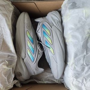 Adidas Ozelia Sneaker